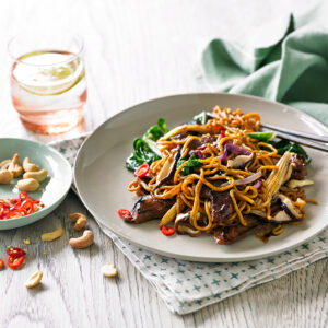 stir fried beef with asian greens and cashews